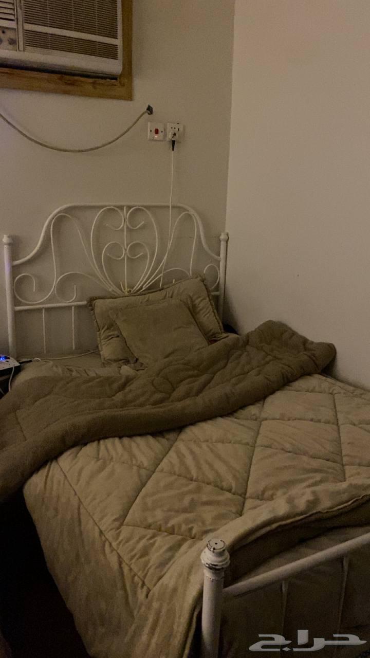 سريرين متر ونص للبيع لتواصل64378615580034110