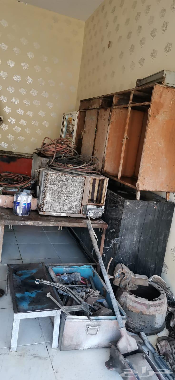 Various workshop tools and wrenches (workshop)64534816859266111