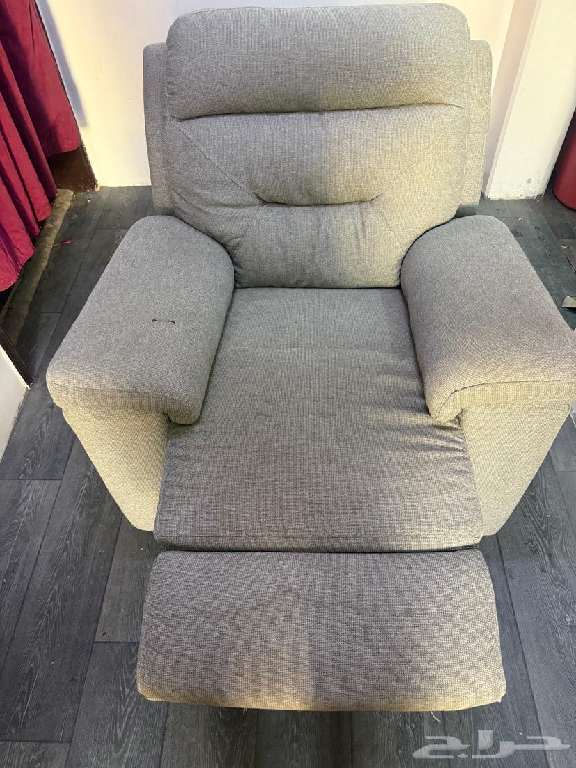 كنب استرخاء من ايكيا شبه جديد مافيه غير حرقه بسيطه وصغيرة64386543241091111