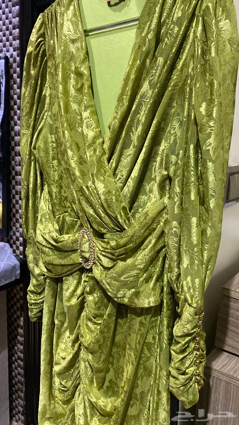 Two dresses, the first yellow one size XL with length 165 and the second M.16564378992636930110