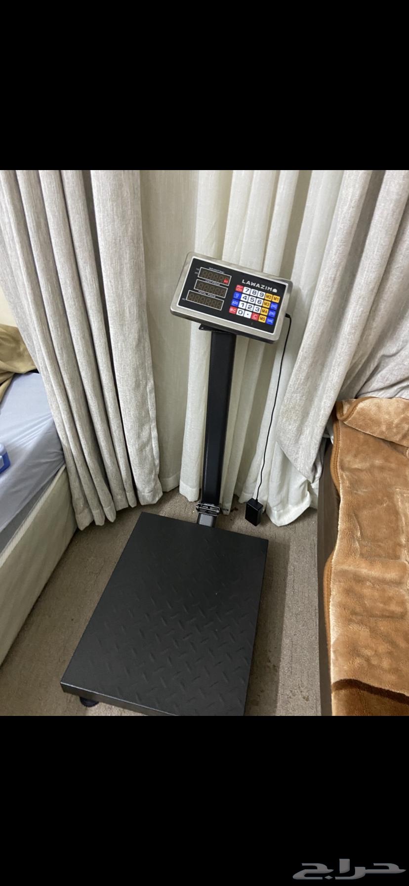 ميزان إلكتروني 300ك للبيع64389350743042112