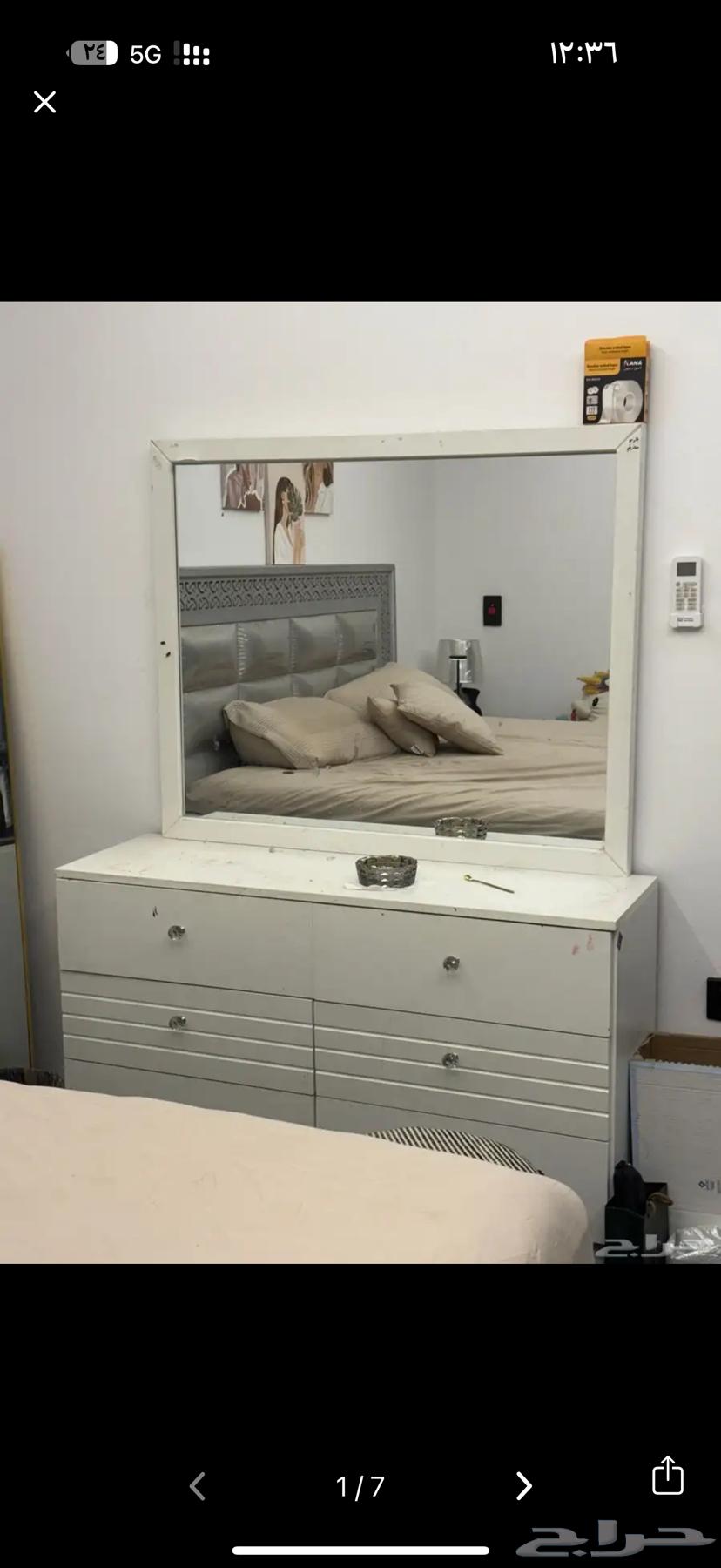 Sofa and dressing table64382555780097110