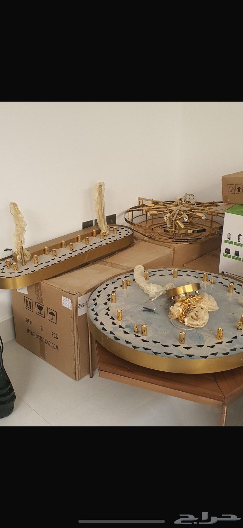 ثريات أنيقة بحالة ممتازة للبيع64389225068161113