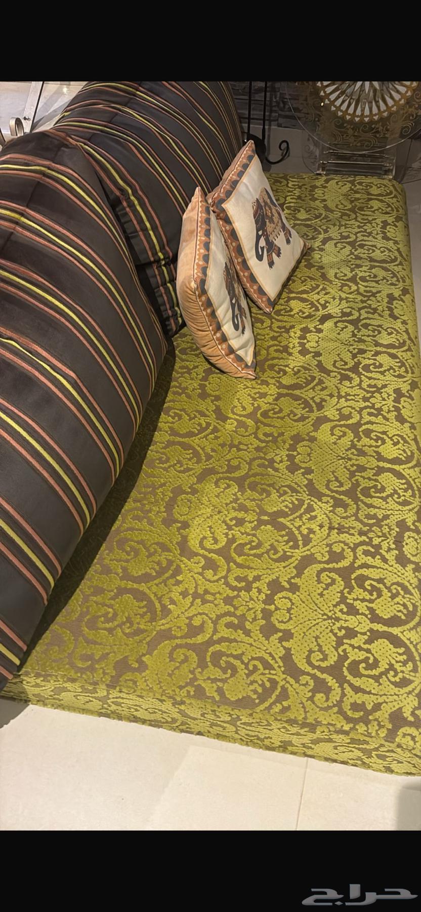 كنب سوفا كبير سبعه متر بطراز مغربي للبيع64386193482753110