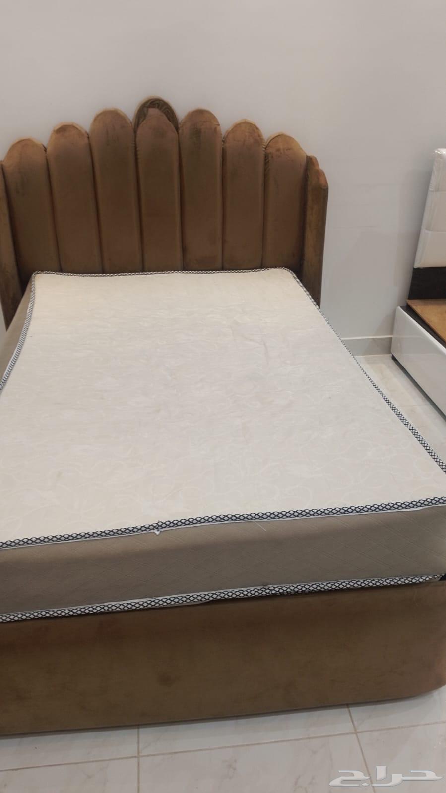 دواليب وسرير صغير64389210889475114