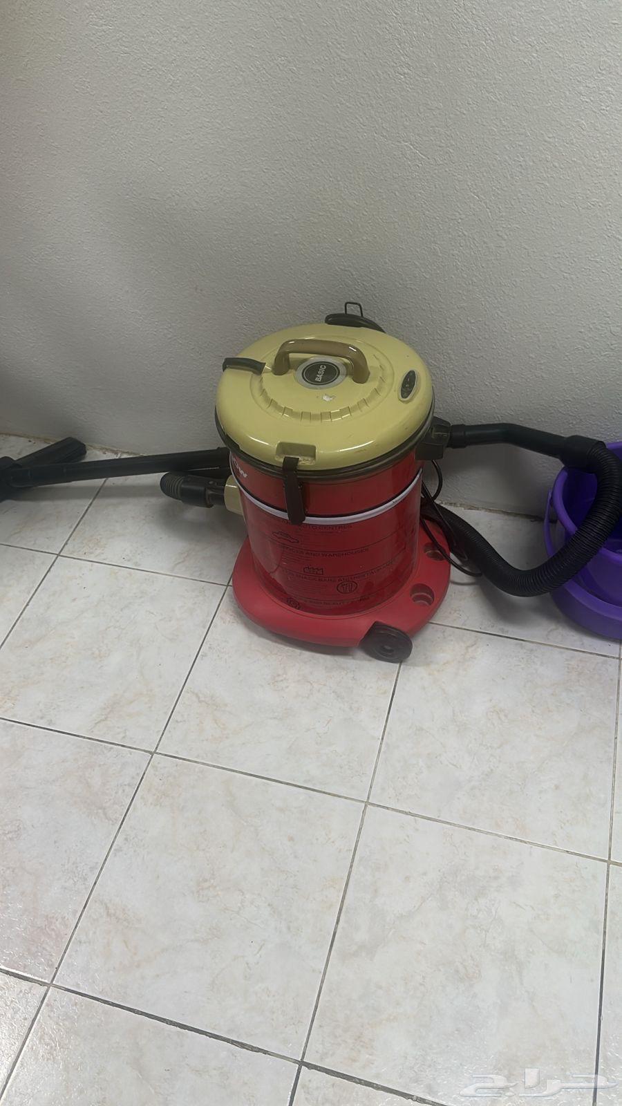 كراسي خشبيه ومكانس ثنتين64390193845377113