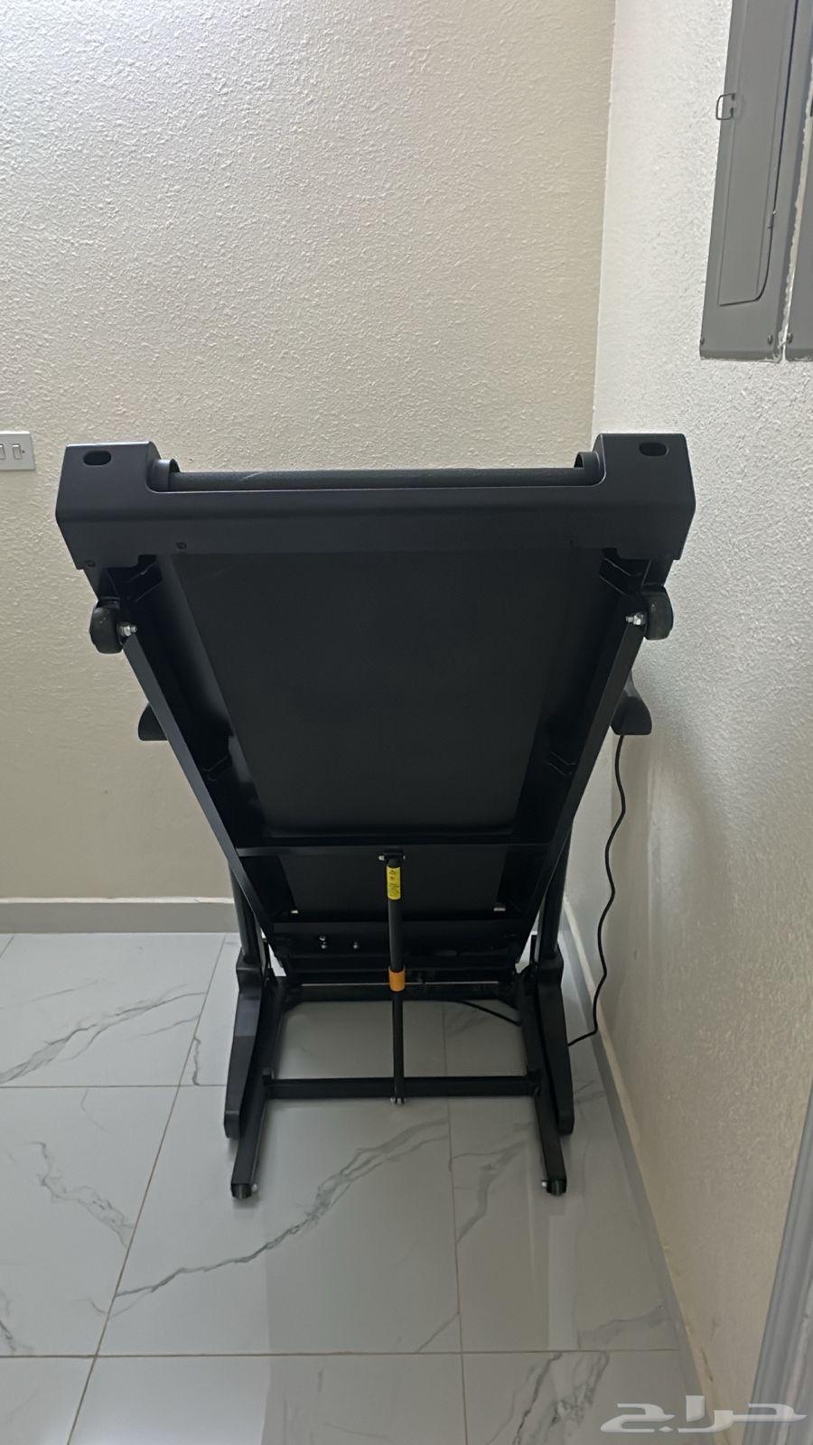Treadmill used for only two months64384521147265113