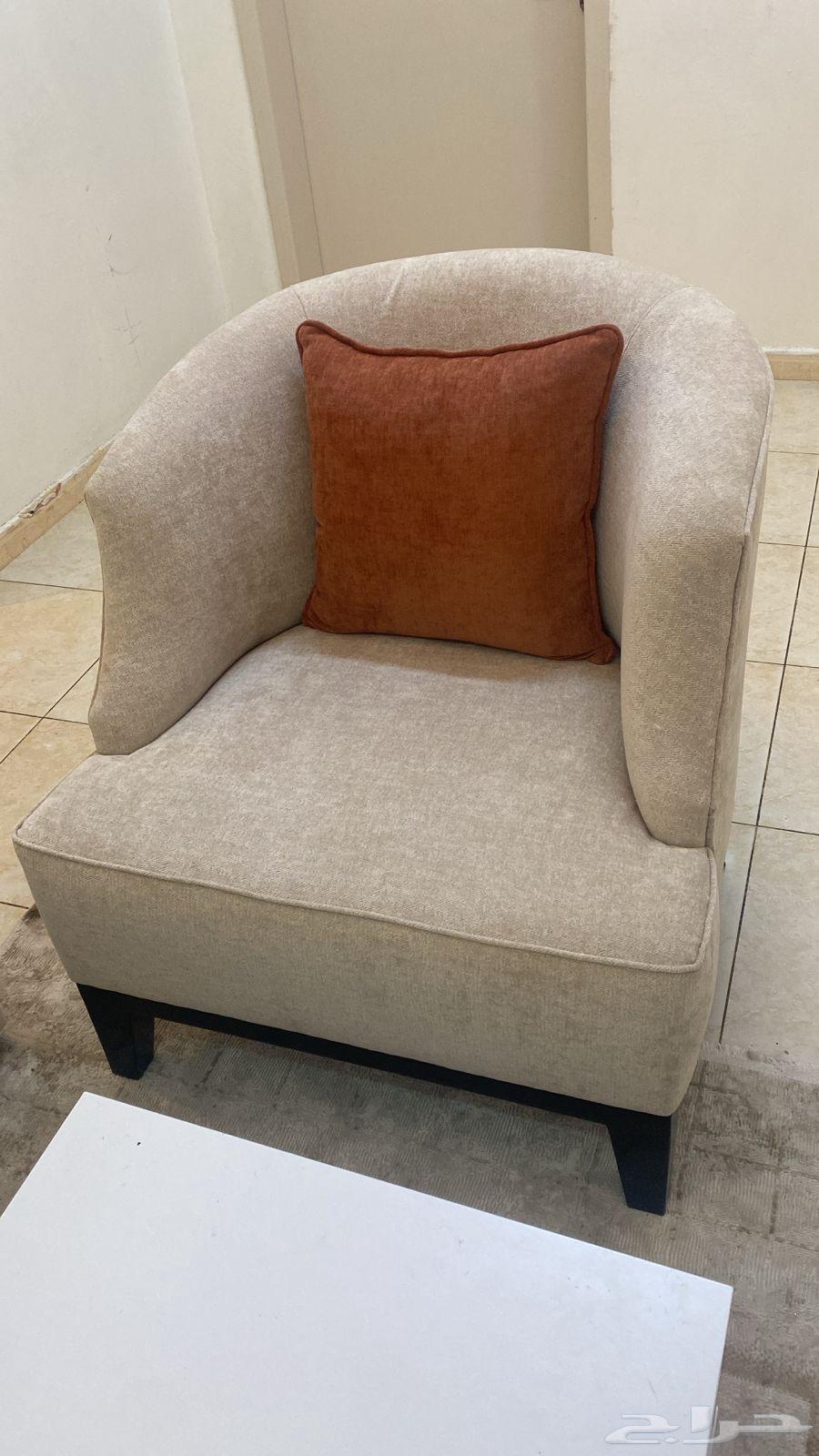 كنب جديد حبه وحده سبب البيع (قطعه زائده) جديده باكياسها64390416557443112