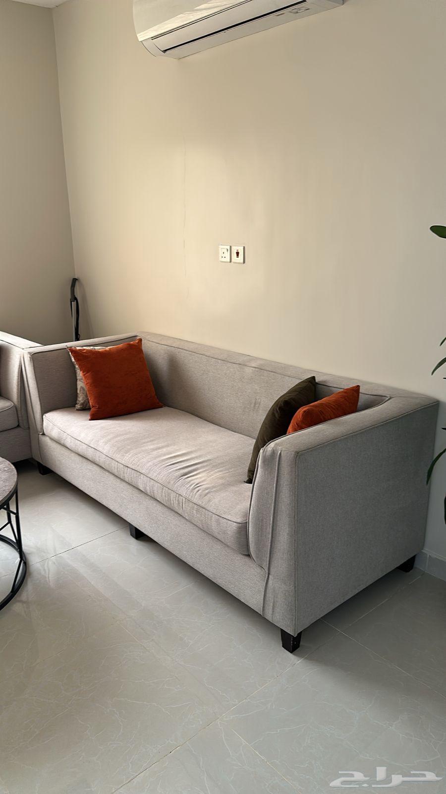 كنب فرشات زوليه طقم طاولات مساند ظهر جلسات ارضيه64383344940545110