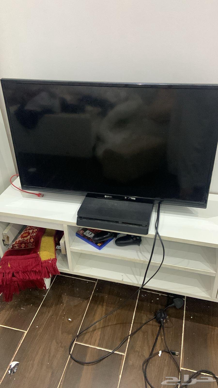 For sale screen and two new PS4 controllers64381878538113110