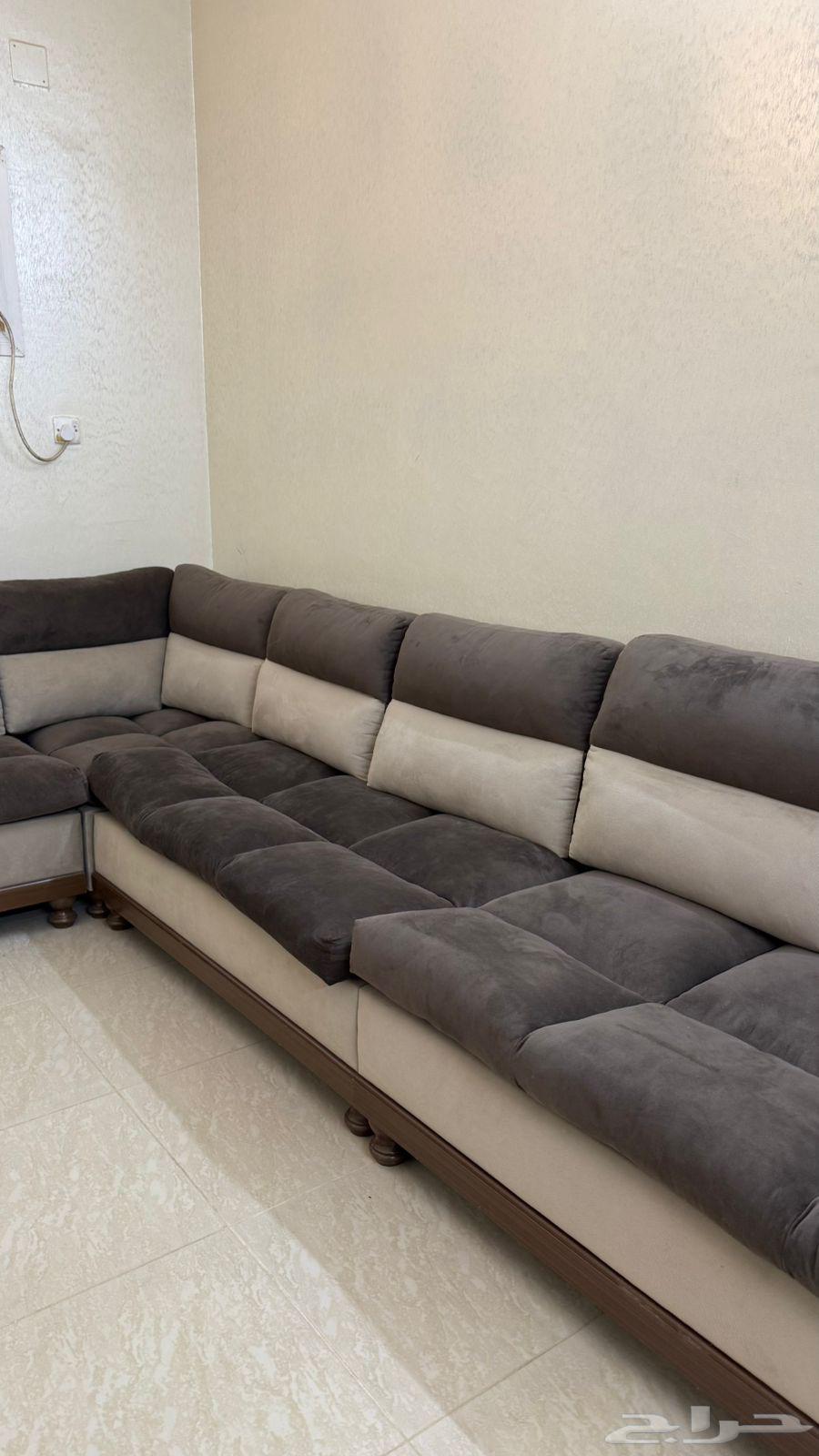 للبيع كنب نظيف جدا64387746160385111