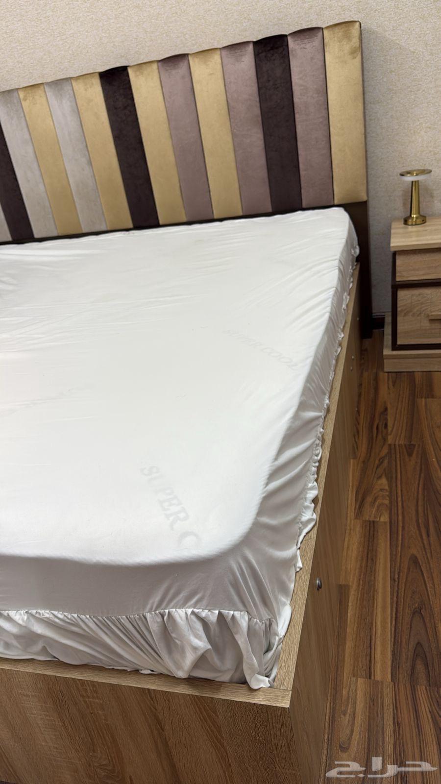 سرير مستعمل للبيع64379094032003111