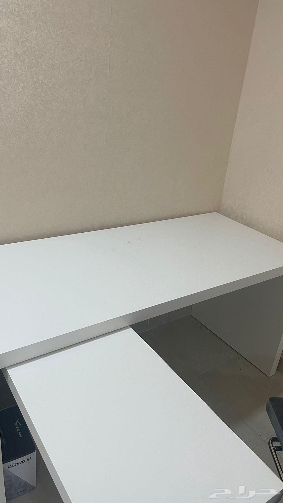 طاولة او مكتب من شركة MALM مع لوحة قابله للسحب64387885414018111