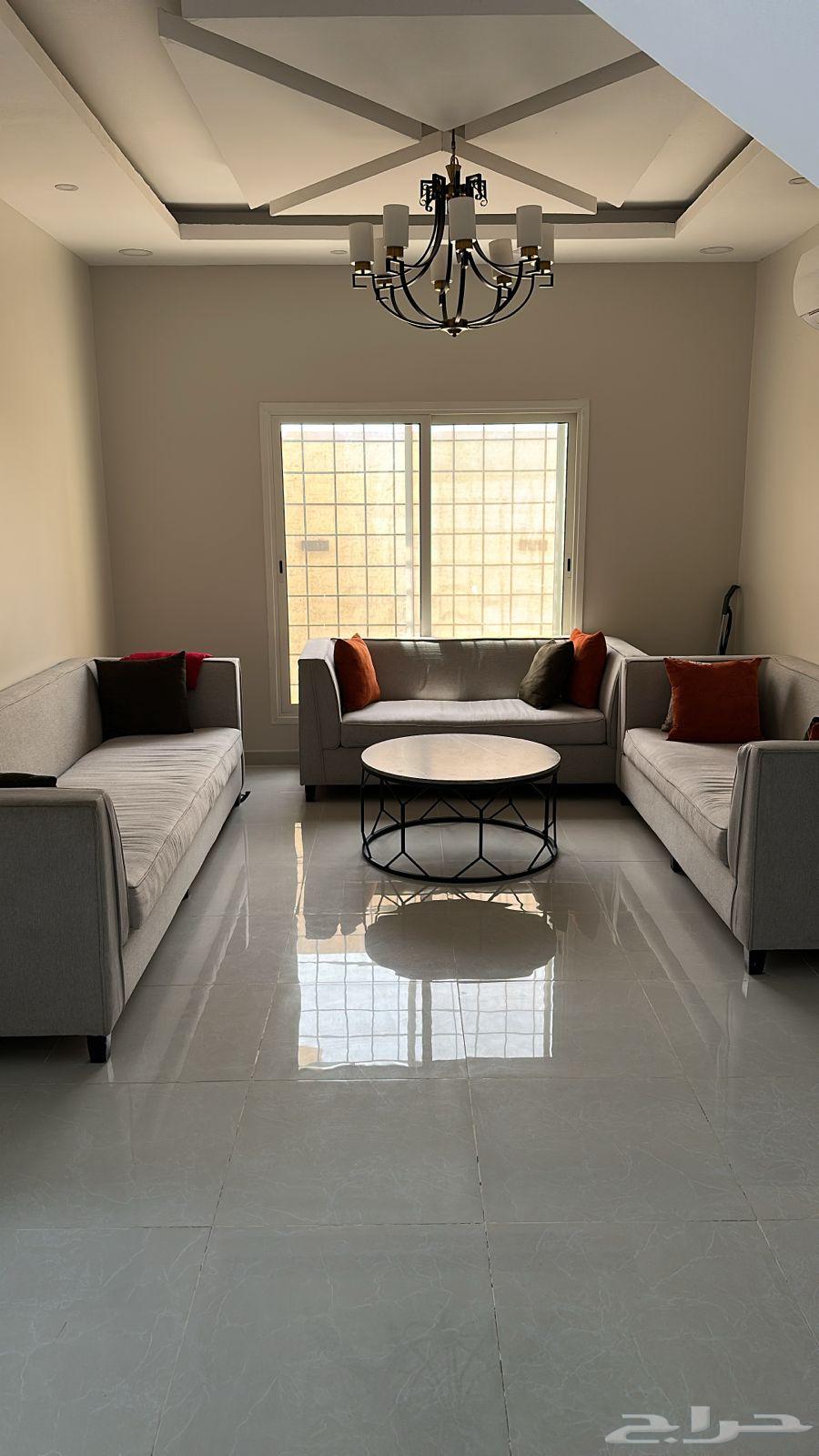 كنب فرشات زوليه طقم طاولات مساند ظهر جلسات ارضيه64383344940545112