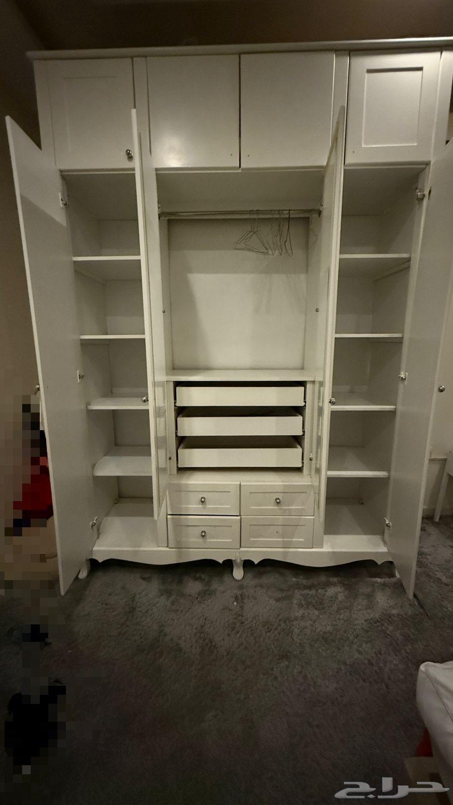 دولاب ملابس مستعمل مجانا للمحتاج64383691096833110