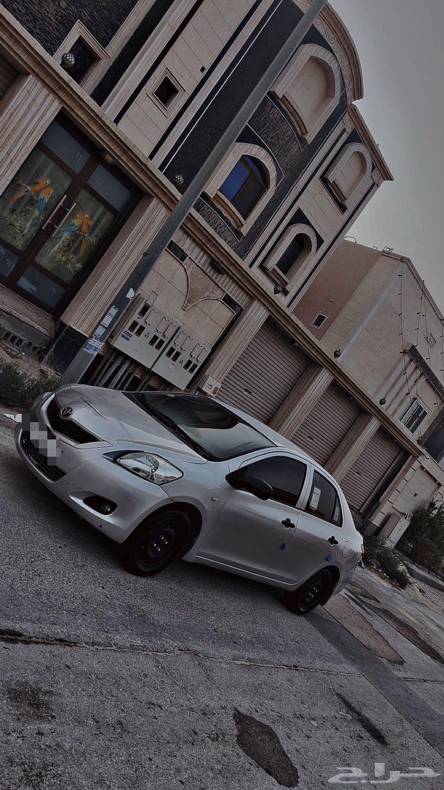 يارس 2013 قير تماتيك المكينة والقير على الشرط المكيف شغال64521440226947113