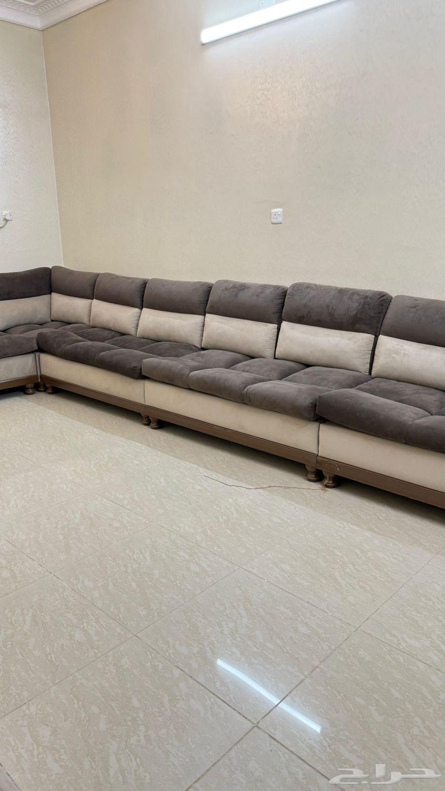 للبيع كنب نظيف جدا64387746160385112