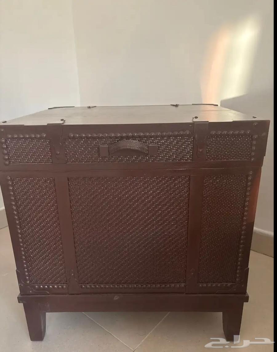 Sofa, Mirrors, Tables in Excellent Condition64383497491970111