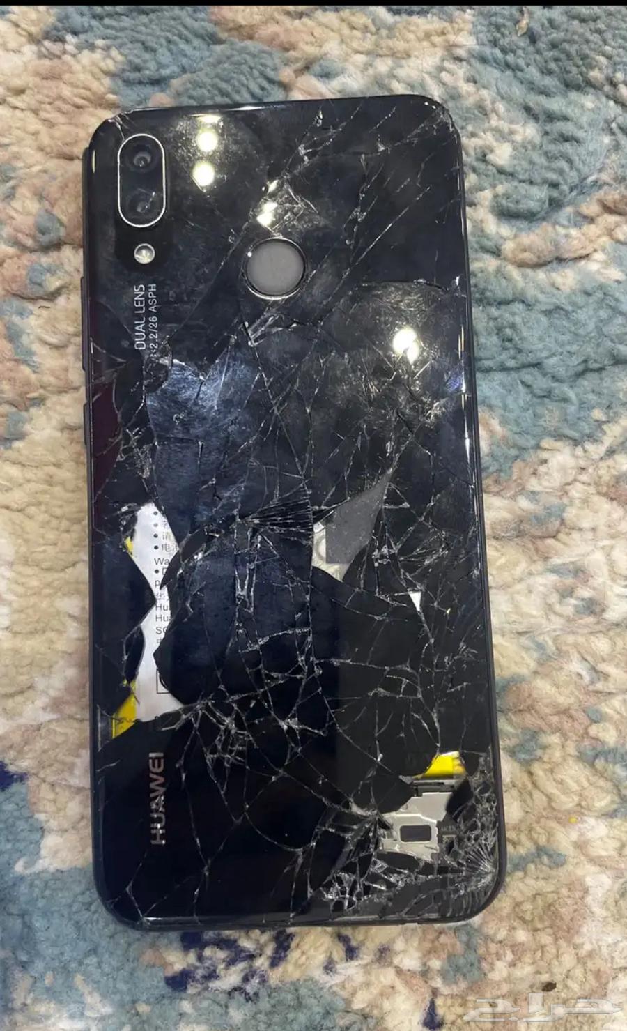 جوال هواوي شغال بس فيه كسور من ورا64389557858434110