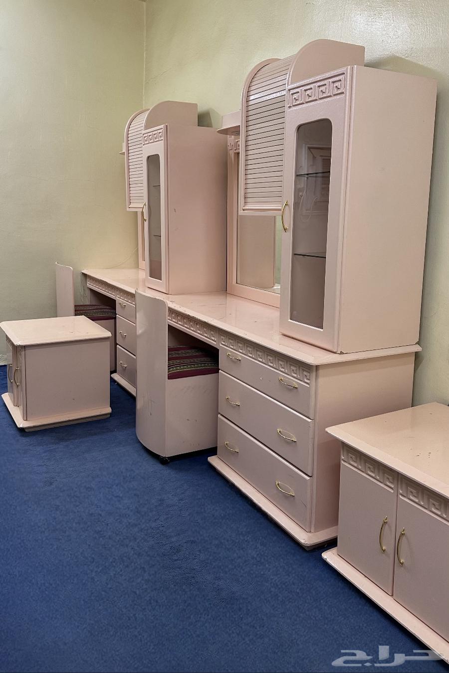 Complete dressing set (dressing table + chair + nightstand)64378208159746110