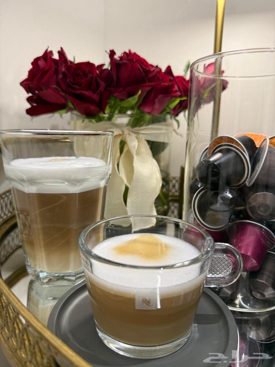 nespresso . Coffee machine64388343524354111