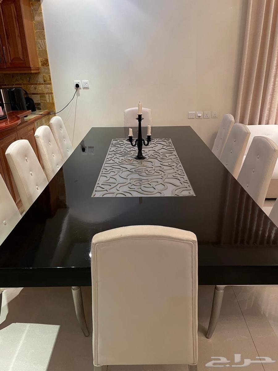 Dining table64380463407233110