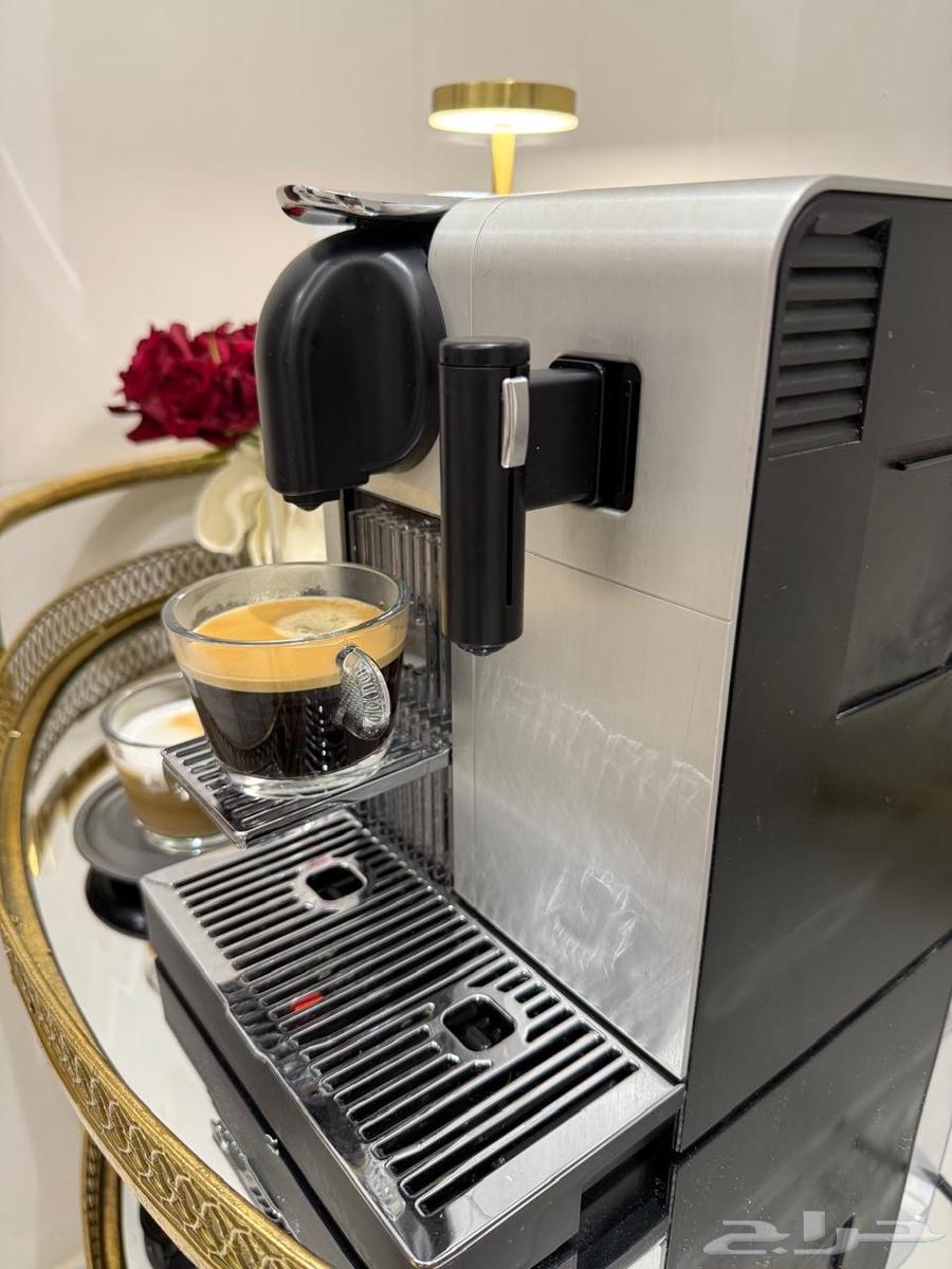 nespresso . Coffee machine64388343524354113