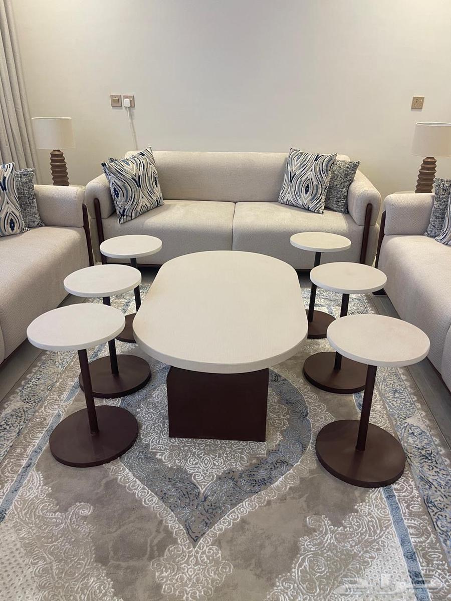 طاولات جديده للبيع نفصل حسب الطلب64387843543555112