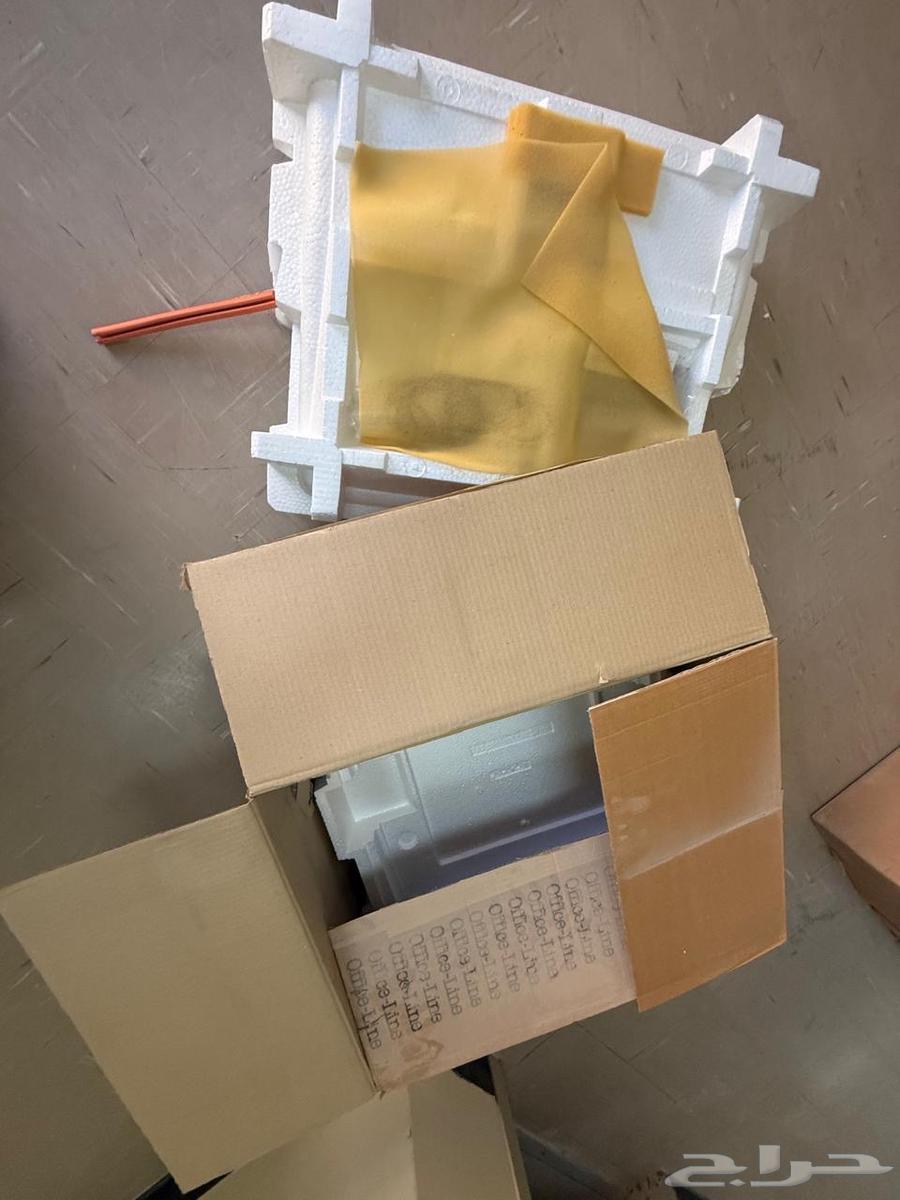 آلة كاتبة كهربائية قديمة64388647031681111