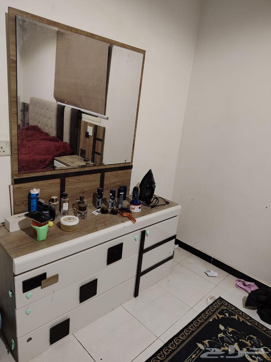 غرفه نوم بحاله ممتازه بسعر 450 ريال ويوجد مطبخ ايضا64383483736321114