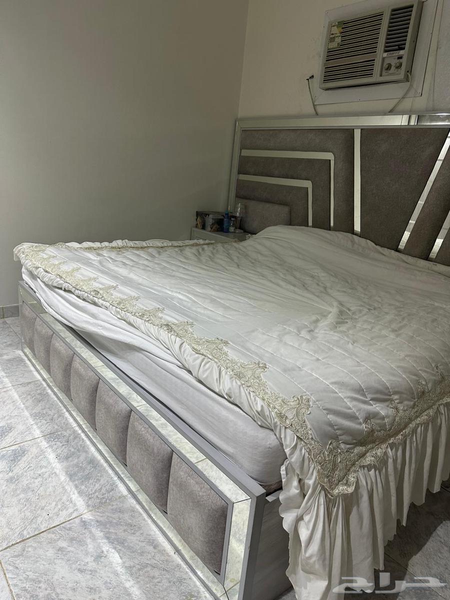 غرفة نوم نظيفه جدا64390319443585114