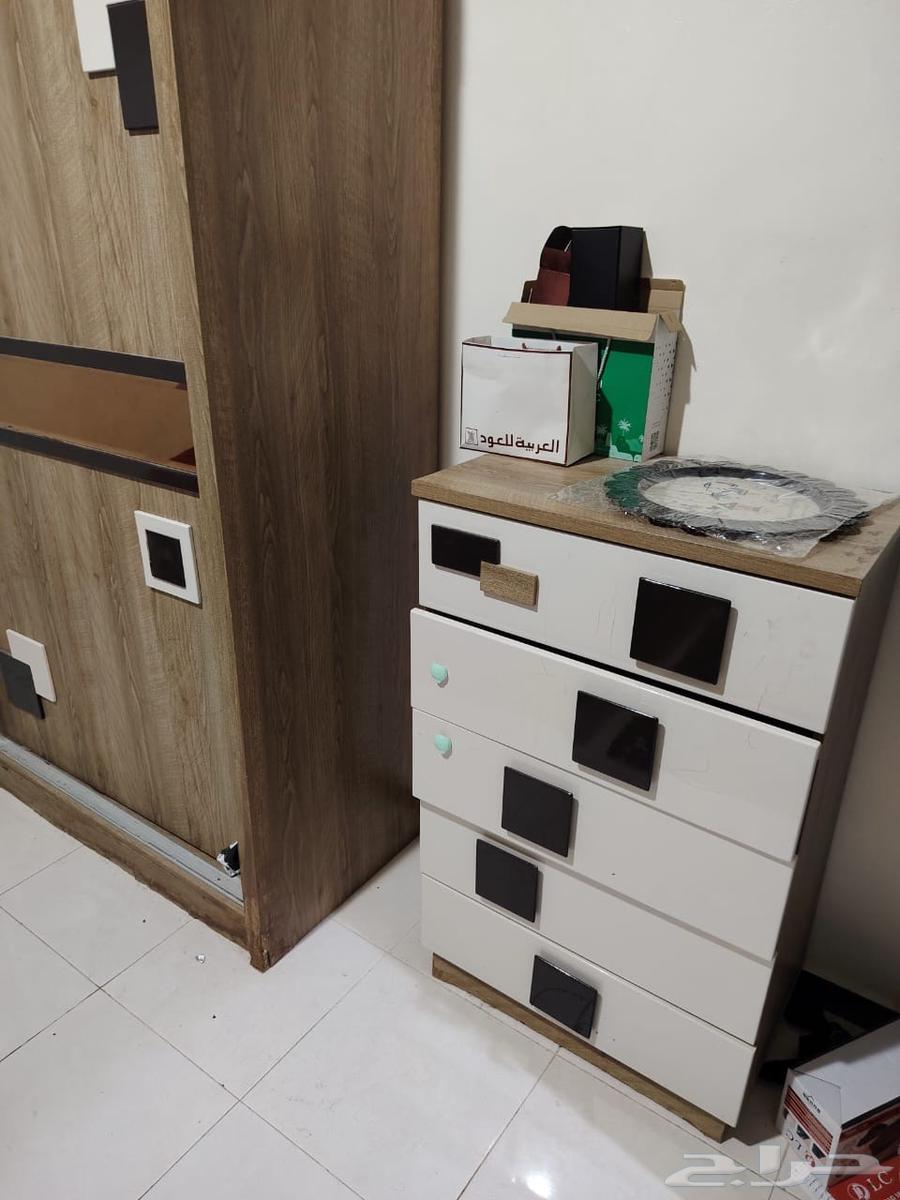 غرفه نوم بحاله ممتازه بسعر 450 ريال ويوجد مطبخ ايضا64383483736321112