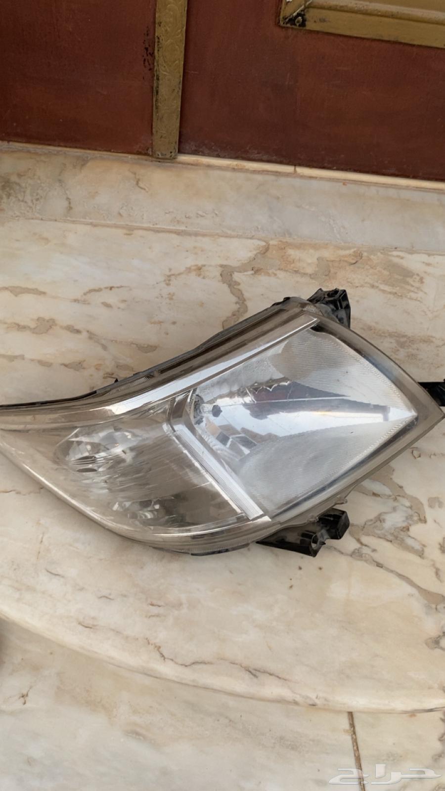 Toyota Hilux 2015 left side used for 3 months with minor scratches only64552661526019110