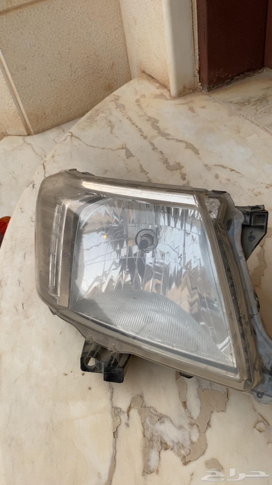 Toyota Hilux 2015 left side used for 3 months with minor scratches only64552661526019111