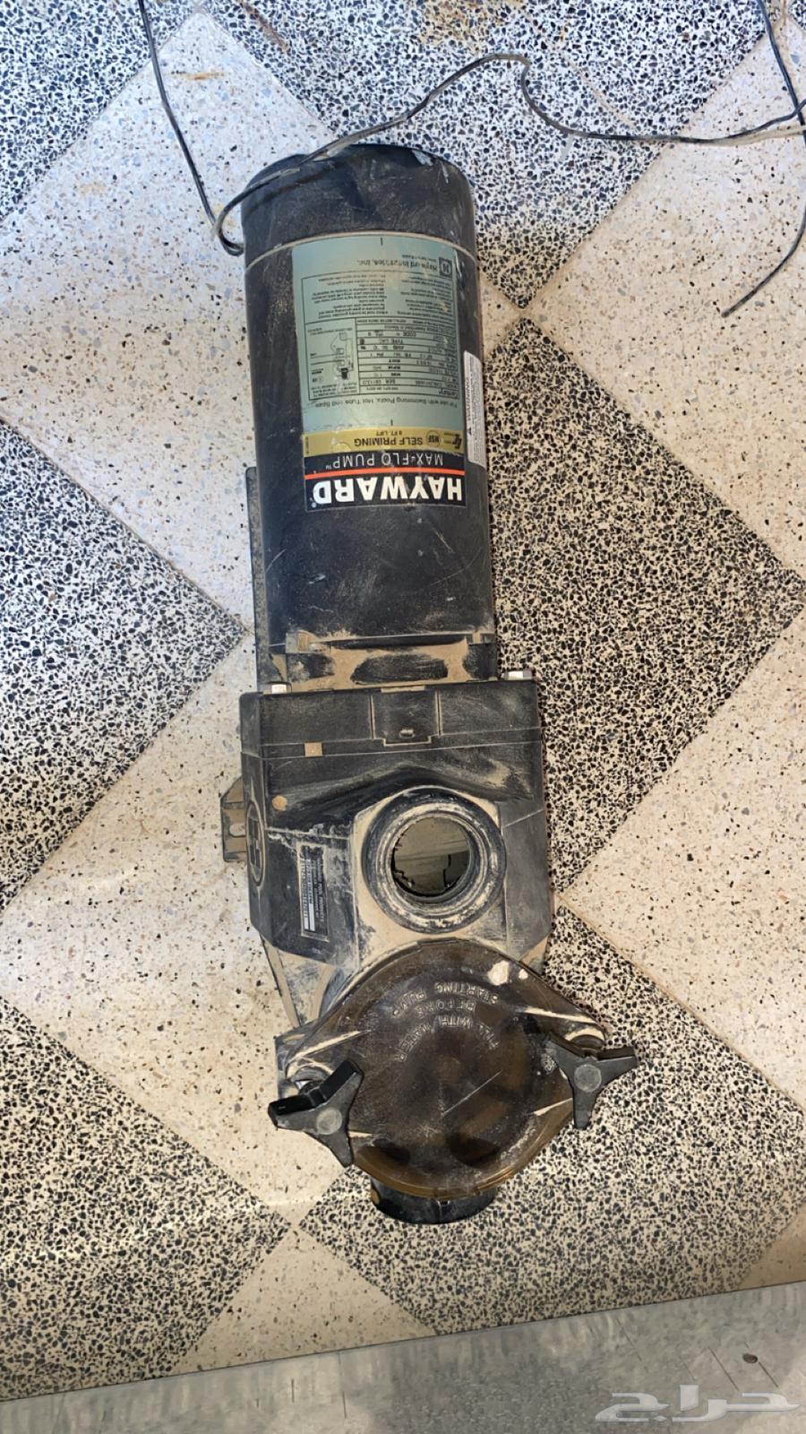 One and a half horsepower swimming pool pump working64548378678146111