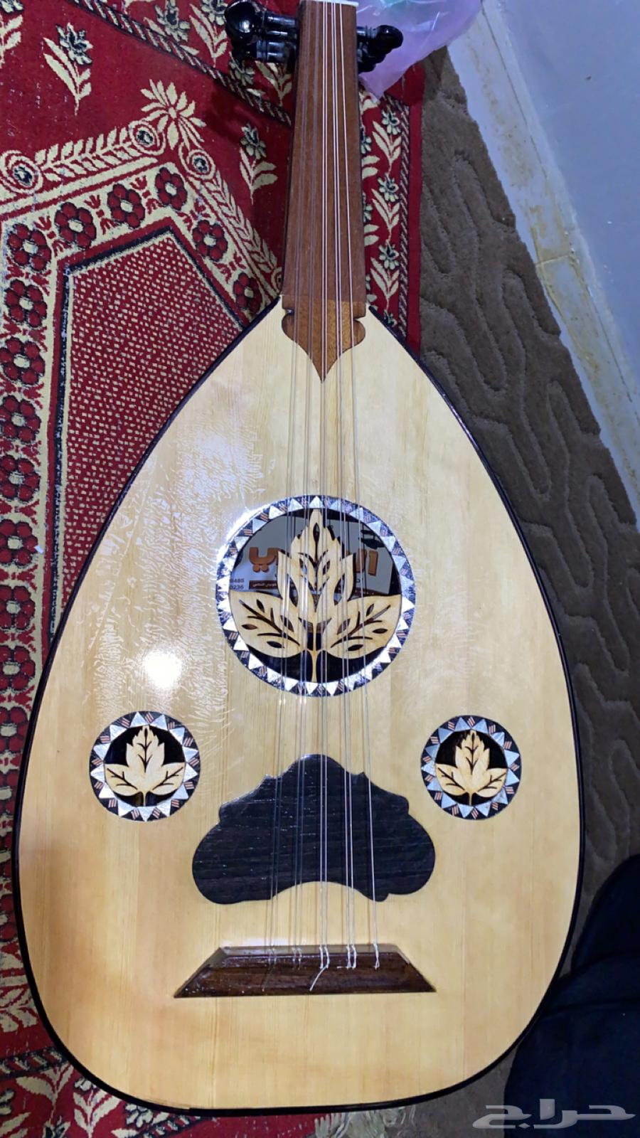 اله عود موسيقيه64401147009794111