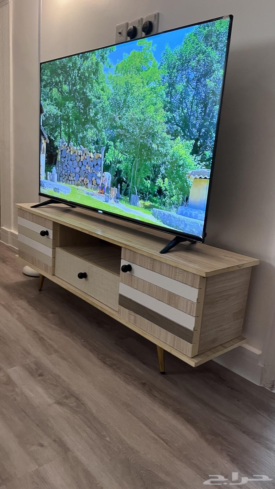 Monitor stand64399424856835110