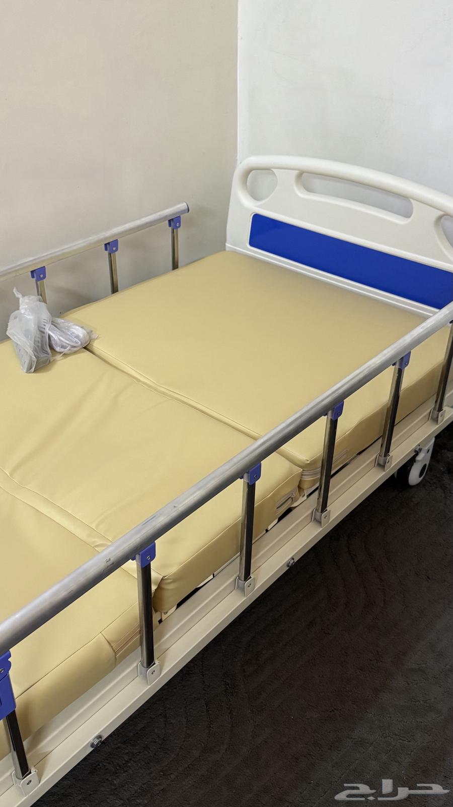 سرير طبي كهربائي مع الطراحه64394262296322111