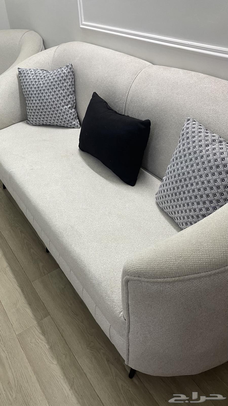 كنب خمس قطع ل 11 شخص64399147656707110