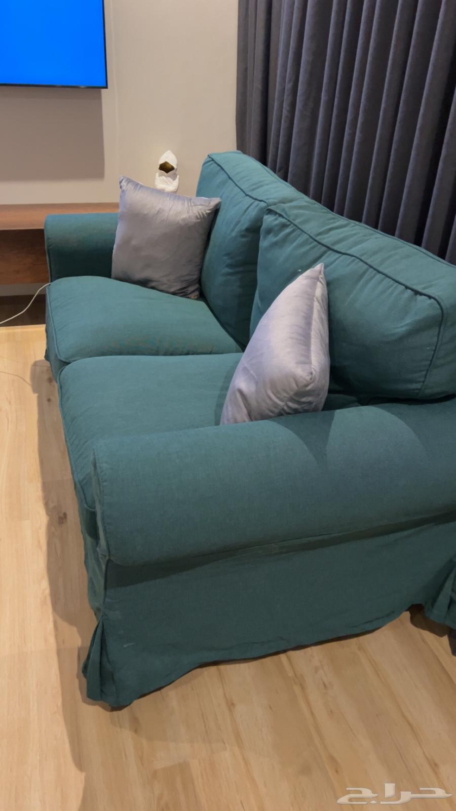 شاشة سامسونج وكنبة ايكيا شخصين64397991563905111