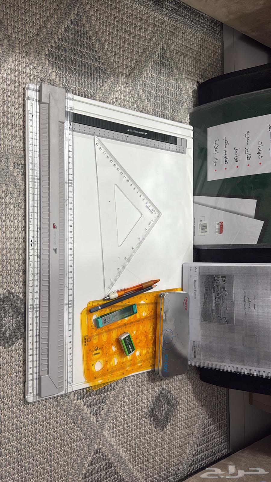 لوحه رسم هندسي او فني64396365283331111