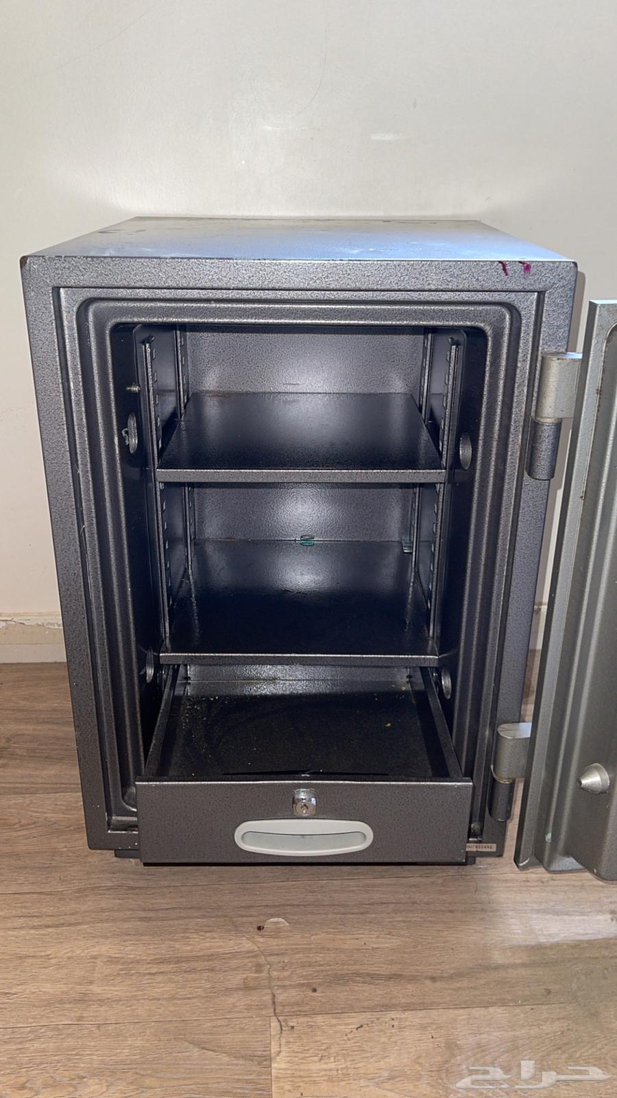 خزنه للبيع64398589469443111