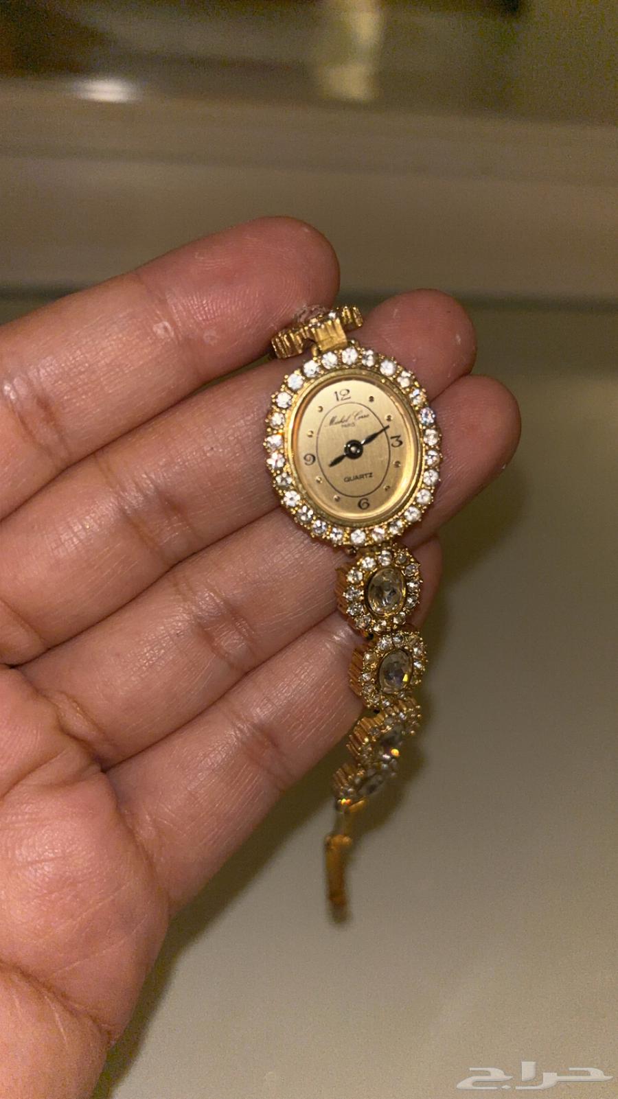 ساعة نسائية كلاسيكيه مستخدمه64395476271745111