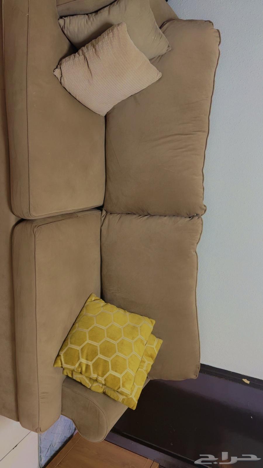 طقم كنب بحاله ممتازه للبيع64393693948417112
