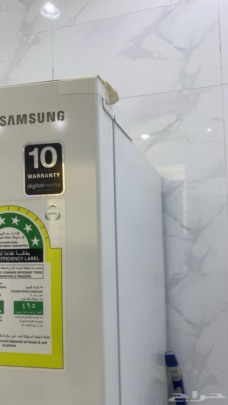 Semi-new refrigerator with its papers
and also a clean washing machine64396295812866112