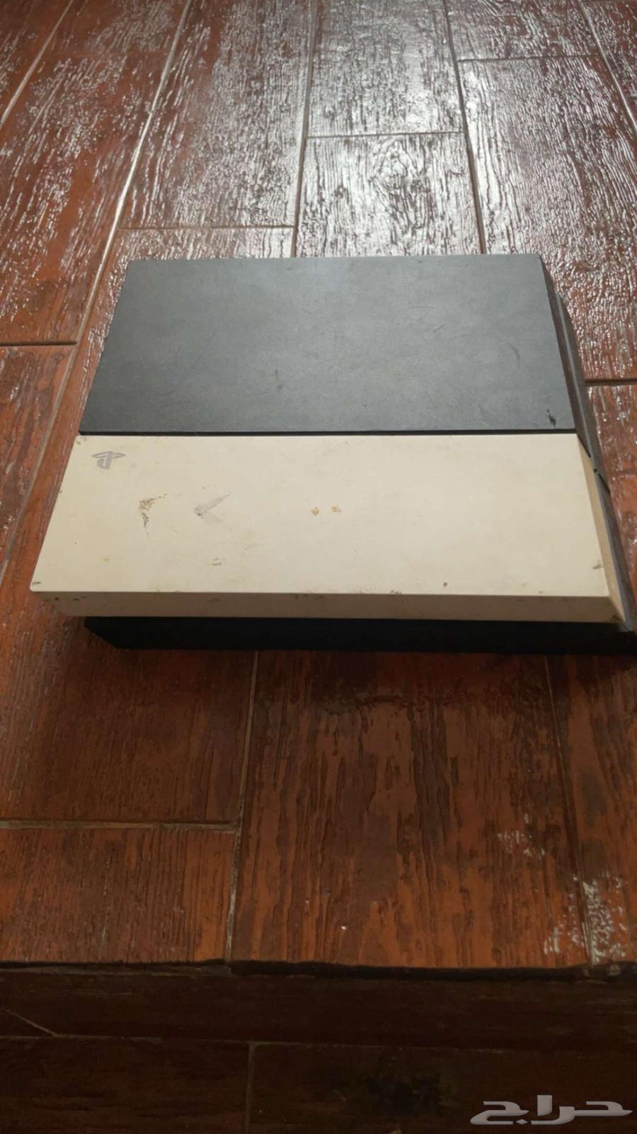 Sony 4 for sale, working with original controller.64400314408450111