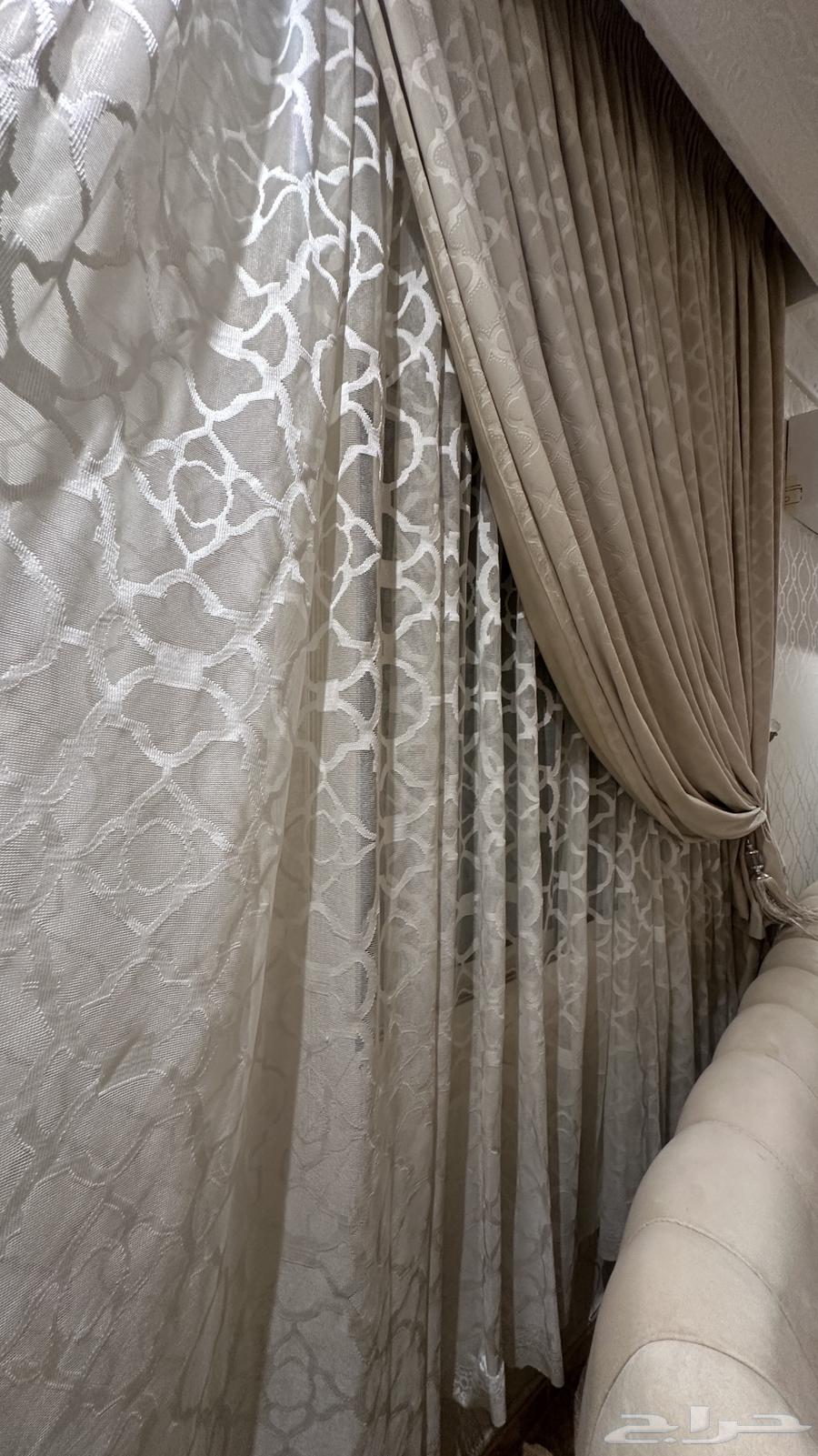 4 Curtains64397658946307113