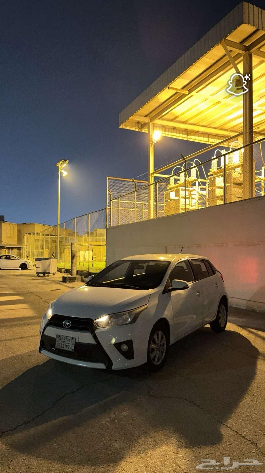 تويوتا يارس هاتشباك نظيف 201664548126483842112