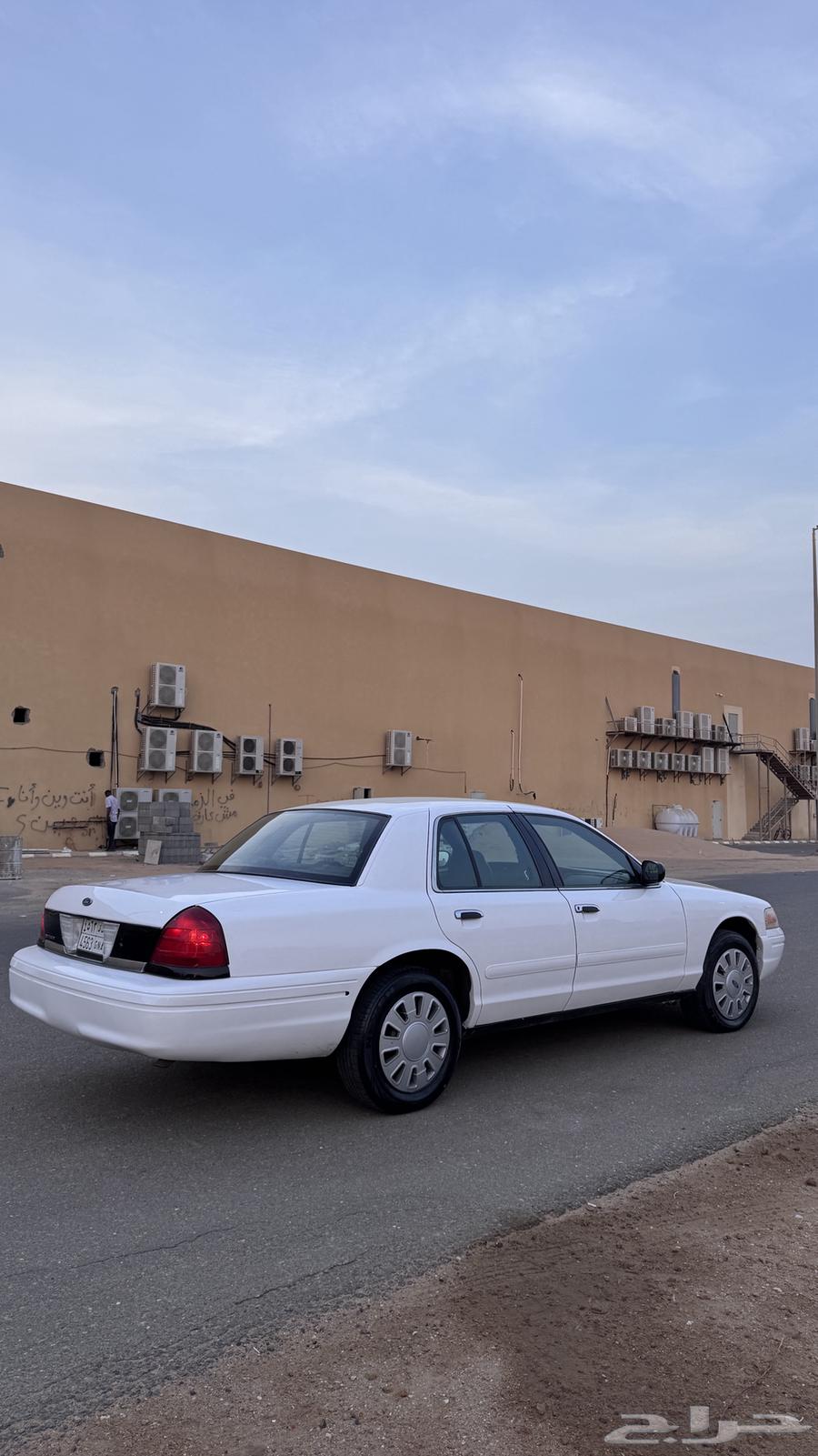 للبيع فورد فكتوريا64548168446595112