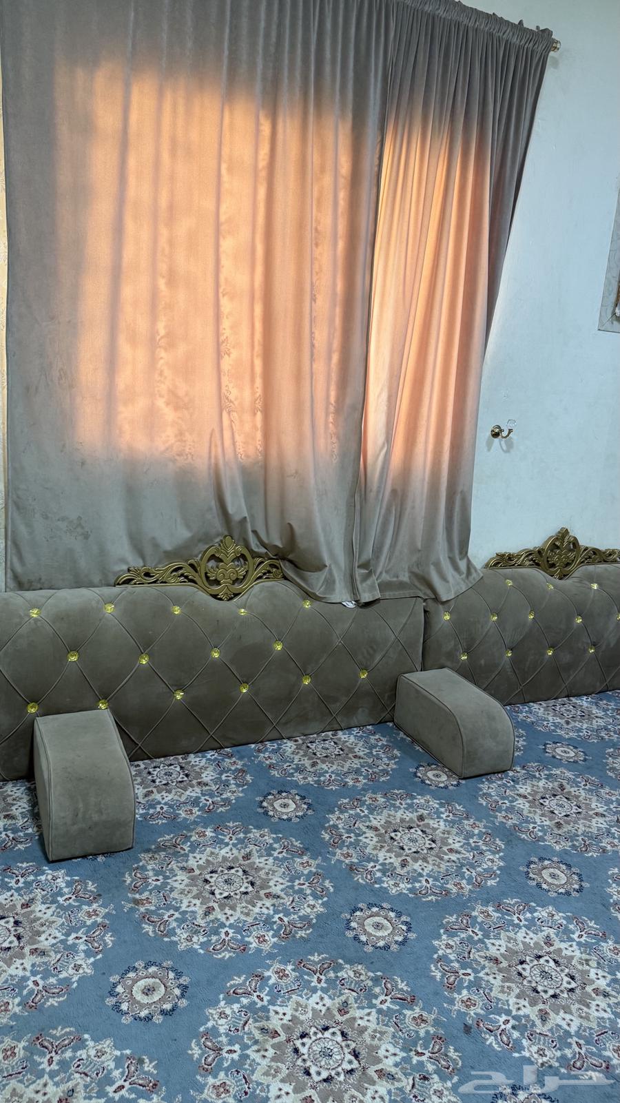 بيع جلسه بالستاره وفرشه ومخاد شبهه جديده السعر تواصل ع رقم64399800871297111